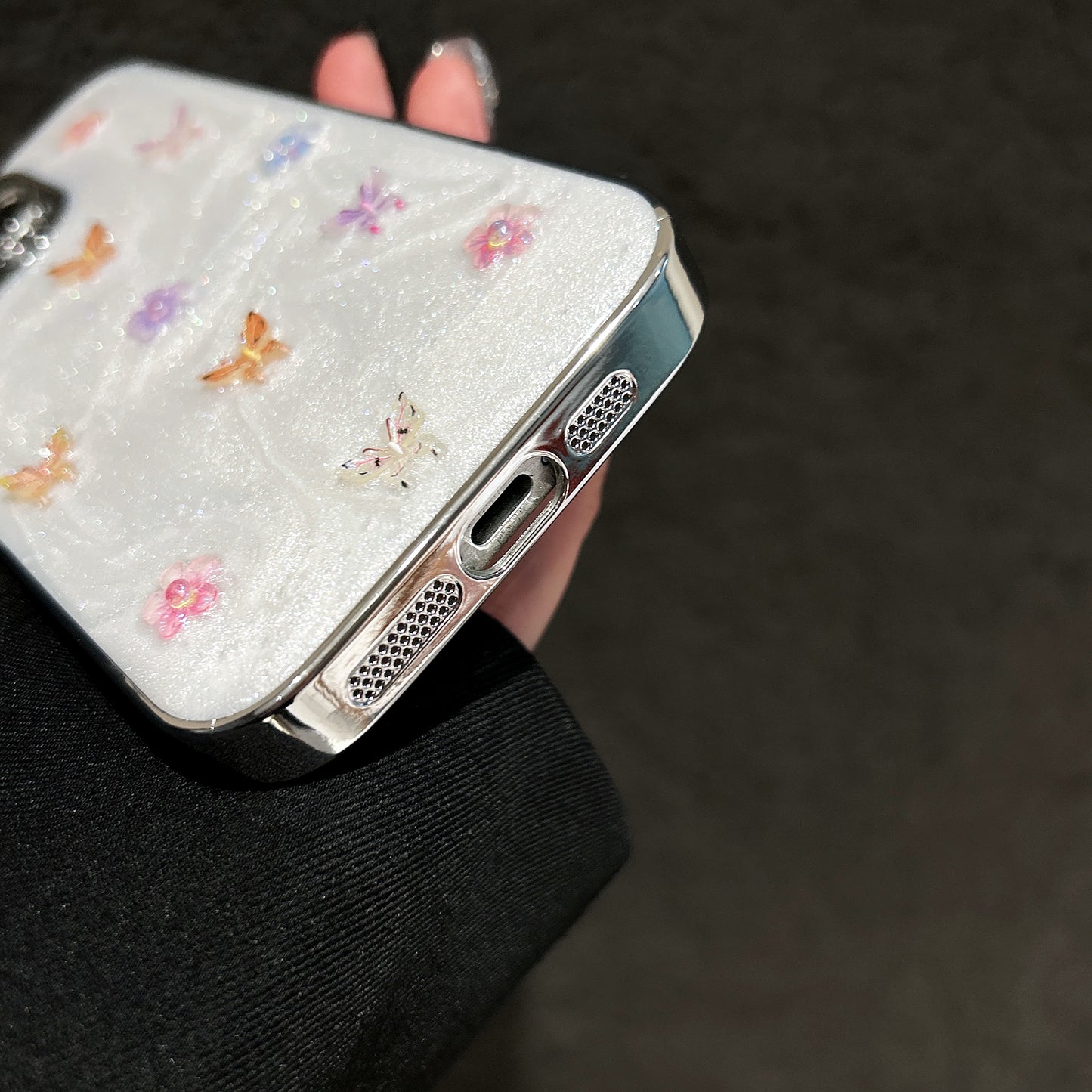 Elegant Glitter Butterfly Phone Case – White Pearl Shine with Floral Embellishments