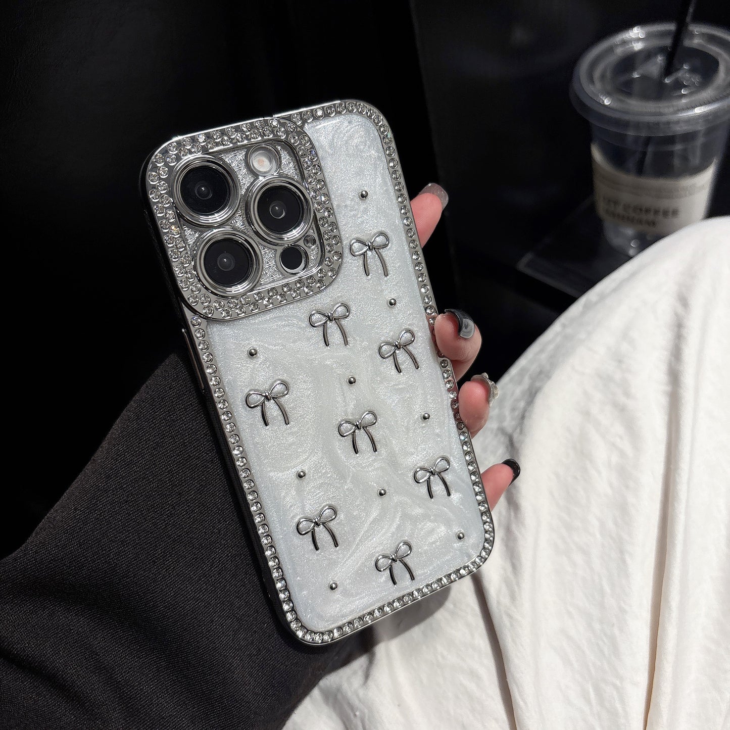 Crystal Bow iPhone Case – Diamond-Studded Design with Elegant Ribbon Motif, Glossy Finish, Perfect for iPhone 16/15/14/13, Fashionable and Protective Gift for Her