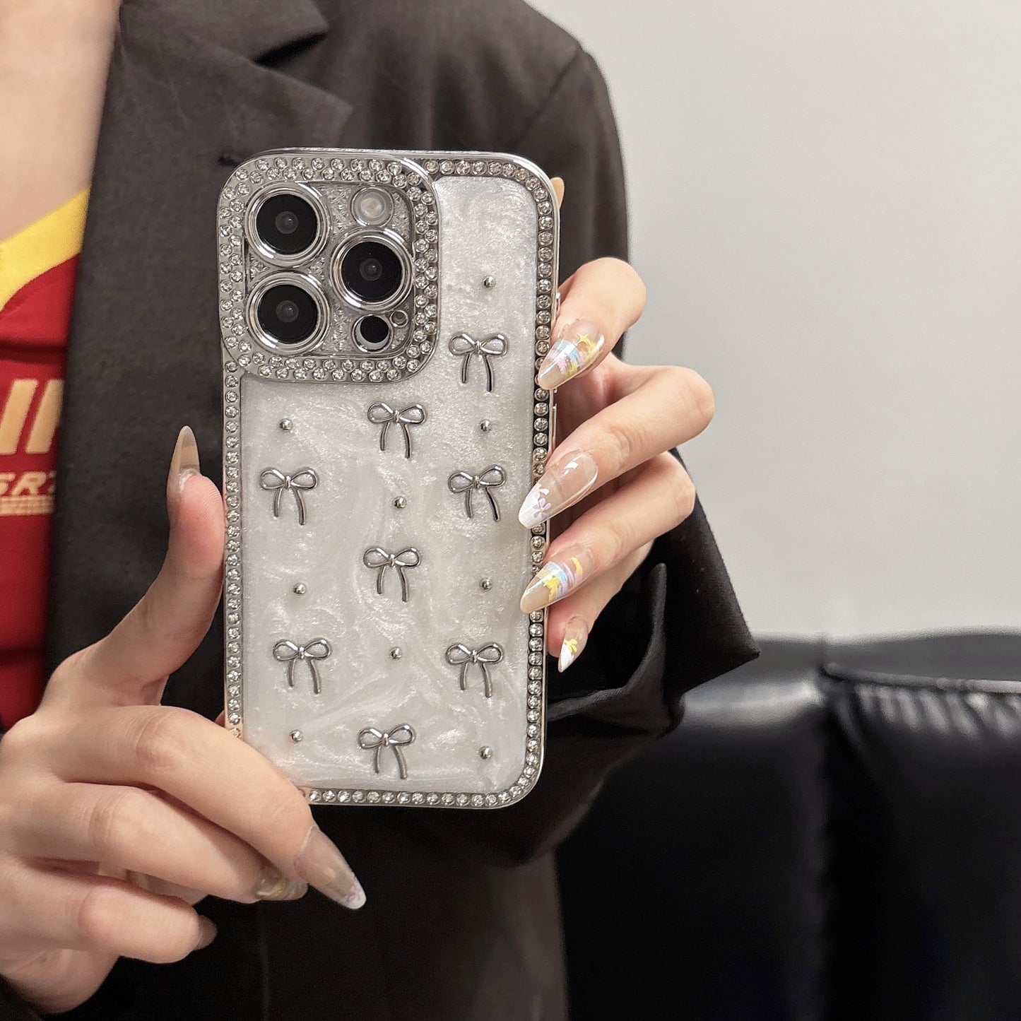 Crystal Bow iPhone Case – Diamond-Studded Design with Elegant Ribbon Motif, Glossy Finish, Perfect for iPhone 16/15/14/13, Fashionable and Protective Gift for Her